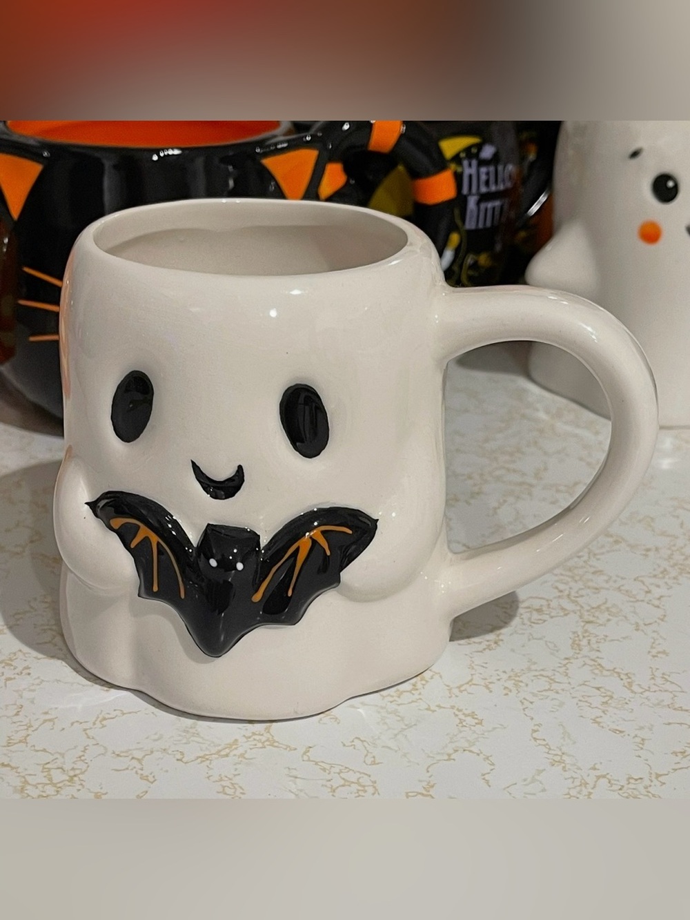 HALLOWEEN SPOOKY CUTE GHOST HOLDING BAT CERAMIC MUG COFFEE CUP KITSCHY RARE